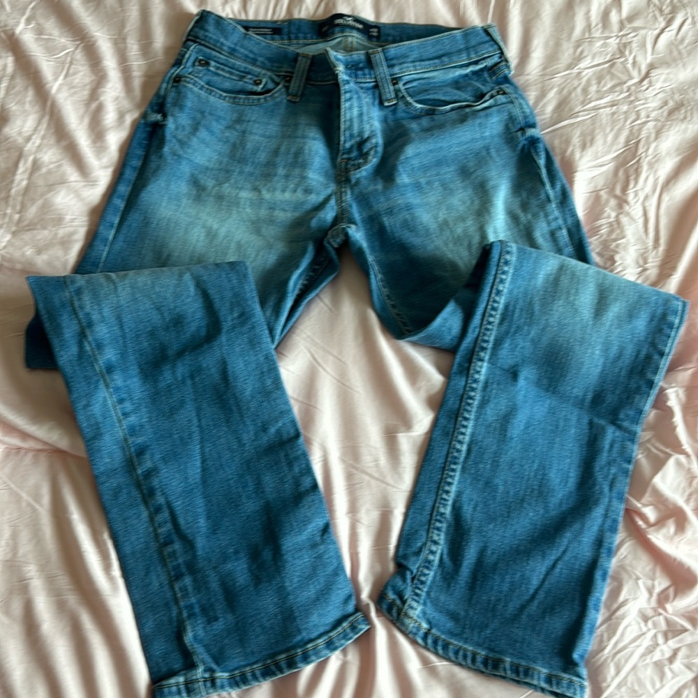 Men’s Hollister jeans W 28 L 30. Slim straight.